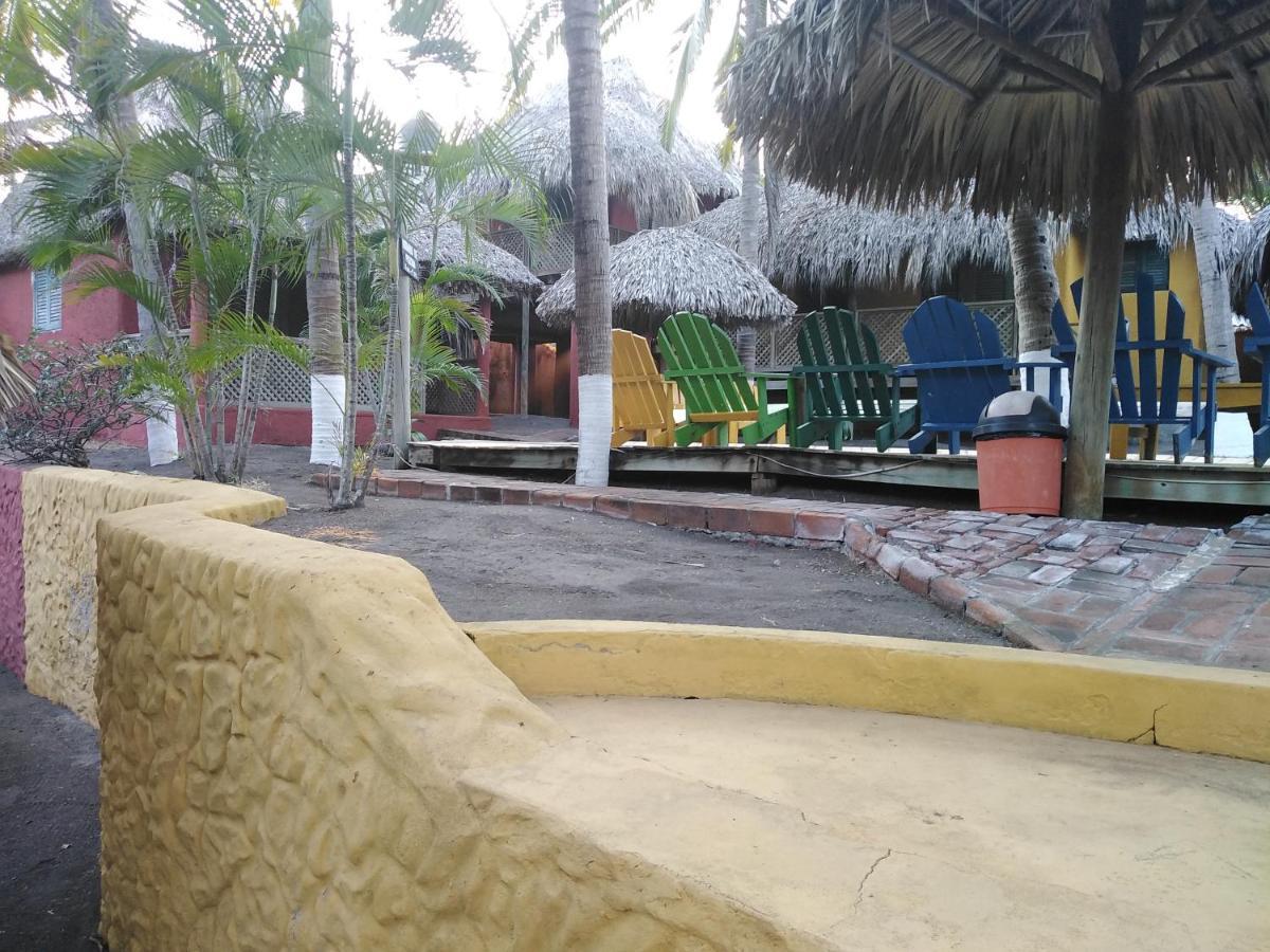 Hotel Pez De Oro Monterrico Exteriör bild