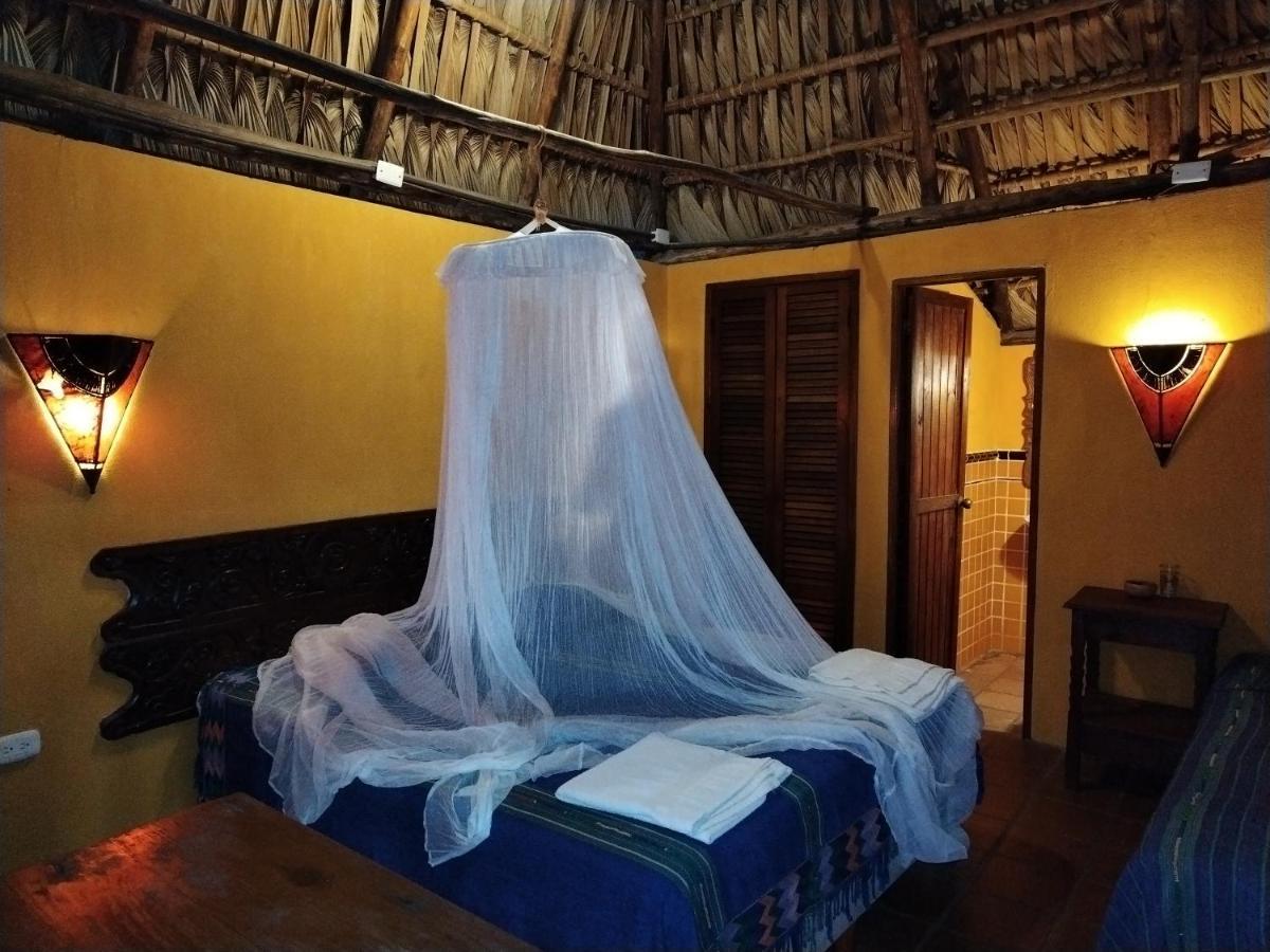 Hotel Pez De Oro Monterrico Exteriör bild