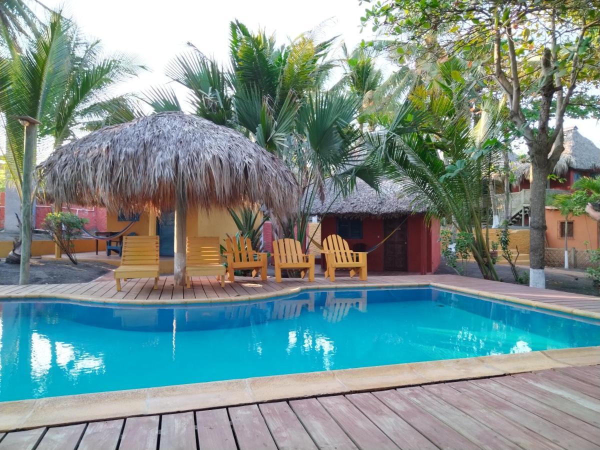 Hotel Pez De Oro Monterrico Exteriör bild